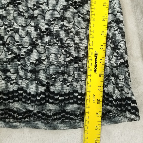Vintage Top Women M Black White Floral Stretch Lace Square Neck Y2K Whimsigoth - Picture 8 of 9